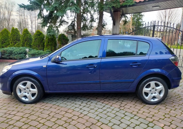 Opel Astra cena 14890 przebieg: 143800, rok produkcji 2008 z Wieliczka małe 529